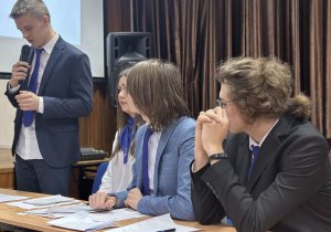 uczestnicy konkursu wiedzy o Stanisławie Wyspiańskim