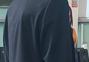 uczniowie podczas debaty